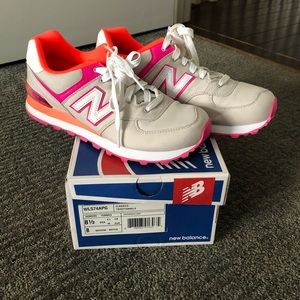 New Balance 574s 🧡🤍💕